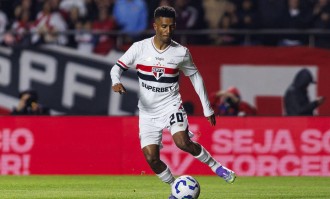 安东尼转会贝蒂斯：从曼联到西甲，足球的幽默与战术新篇章