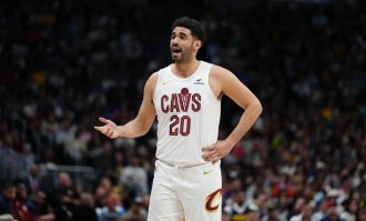 凯尔特人将尼昂+2次轮送至爵士 换回新秀路易斯