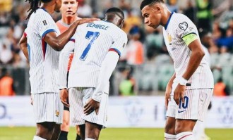 巴黎2名主力倒下！欧冠踢巴萨悬了官方抗议指责法国足协