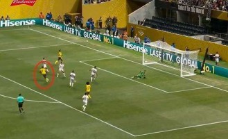 10分钟双响！29岁欧冠金靴杀疯了：两项大赛16球 创3大纪录