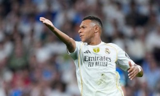 冲击C罗纪录！姆巴佩还有五场比赛机会，曼城之战成关键，但超越梅西仍无望