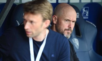 滕哈格德甲首秀遭遇逆袭，勒沃库森新阵容未能奏效