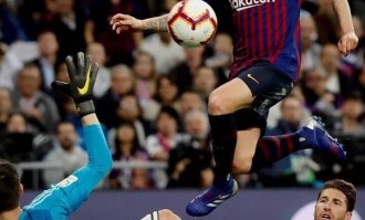 再见！37岁巴萨传奇正式退役，19年囊括18冠，进管理层担任助理