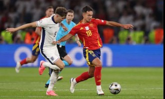 5100万镑中场争夺战落幕！罗马诺爆猛料：皇马截胡失败，阿森纳锁定关键先生