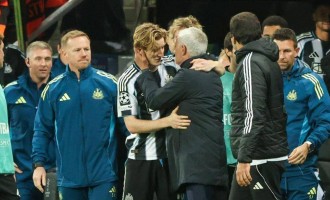 穆帅是纽卡斯尔联队10号球星，小时候最喜欢的教练