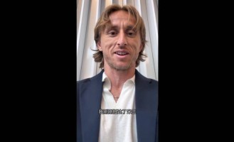 魔笛来了！官方：AC米兰免签39岁莫德里奇，双方签约至2026年