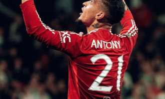 曼联抬价清洗安东尼！前教练直言：我当他是儿子，但绝不引进！