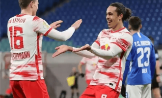 周六015 德甲｜莱比锡红牛VS奥格斯堡 欧冠冲刺VS中游稳局，主场豪强能否碾压劲旅？