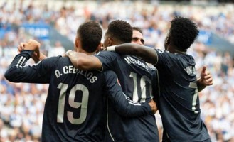 10人，争议判罚！姆巴佩造2球，皇马2-1、强取4连胜，领先西甲积分榜