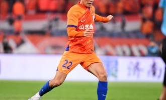 喜讯！两大德甲名帅首次联手举荐运作山东主力国脚后腰留洋德国，已承诺给他顶薪主力位置