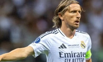 AC米兰签下金球巨星莫德里奇！年薪350万欧元，意甲争冠形势大逆转