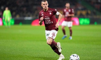 1-0,30岁隆吉耶一剑封喉，率队豪取法甲4连胜，一夜逼近前二