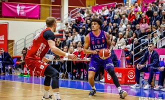 夏季联赛在开拓者的表现一塌糊涂，前夏威夷大学锋线将转战西甲？