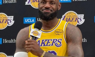 詹姆斯：我和妻女共同决定何时退役 第23季让我兴奋