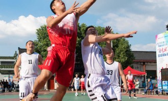 拜仁德甲险胜多特：凯恩戴帽创纪录，图赫尔警告球队勿轻敌