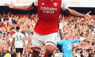 这对么？为防止皇马挖角，阿森纳给主力中后卫开出“天价”续约