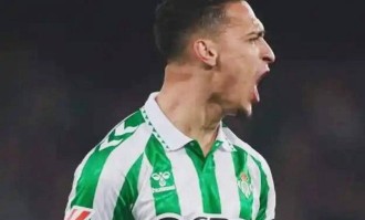 亿元先生变2000万！巴西边锋出奇招，曼联球迷愤怒，西甲劲旅欢喜