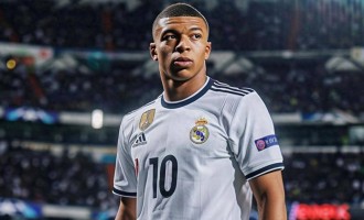 为何姆巴佩离开，巴黎逆袭崛起？成功的2个决定，巴萨曾为此付出代价