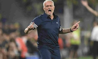 伊斯坦布尔之夜：穆里尼奥用一声“我们来了”把本菲卡逼进死角