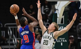 季前赛-格林22分坎宁安空砍26+6+6 雄鹿胜活塞