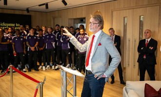 强势补强阵容 红魔要回来了吗？曼联小老板为什么那么心急火燎