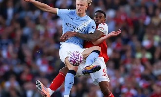 回顾阿森纳战平曼城的三大现象，瓜迪奥拉摆大巴实属无奈