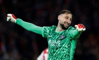 曼联门神争夺战：多纳鲁马加盟悬念与奥纳纳的信任危机