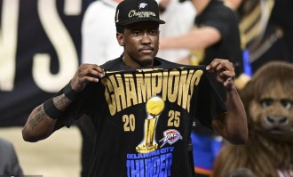 季后赛带伤作战！杰威接受右手韧带撕裂修复手术