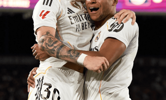 足坛一夜动态！利物浦造神迹，皇马4-1全胜领跑，AC米兰双杀莱切