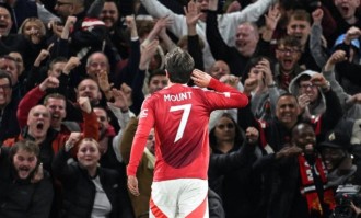 是该加速卖、还是该继续给机会？26岁芒特拒转会离开曼联