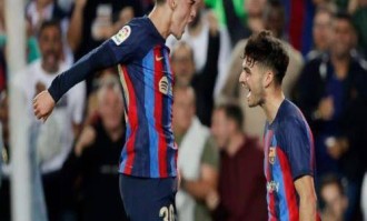 凌晨3点半巴萨出战！冲击西甲2连胜，433新阵曝光，莱万德容替补