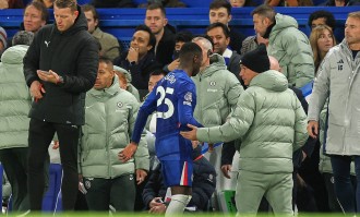 少一人的切尔西让阿森纳犯难，英超争冠从来不乏拼桌的