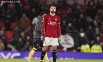 阿莫林再遇关键抉择：拿B费当核心，曼联真的选对了吗？