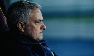 穆里尼奥还是没有原谅英超：曼城应该被扣分，曼联当年能拿冠军