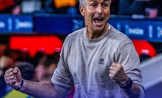 尴尬！滕哈赫执教勒沃库森1平1负下课，尤尔曼德3胜1平，或回荷甲