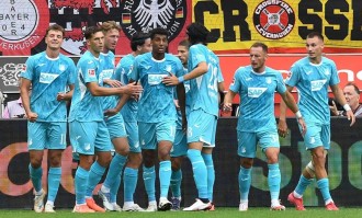 爆冷！滕哈格首秀彻底搞砸，主场沦陷，德甲劲旅惨遭逆转