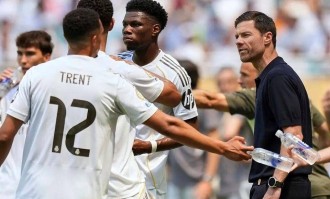 慌了！阿隆索密会2大核心服软，皇马更衣室裂痕能修复？