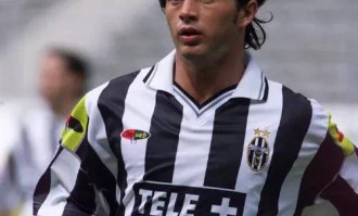 想去巴萨踢球的意大利硬汉，怼卡佩罗讽刺里皮，单季喝到10黄牌