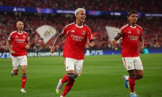 欧冠：2-3大冷门，5万人见证2球领先遭遇逆转，38年队史首胜诞生