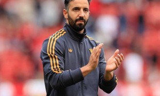 曼联开列2026年冬窗引援名单，至少拿下一名中场球员