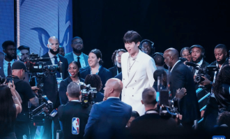 开拓者为杨瀚森安排专机 16顺位16号前来报到