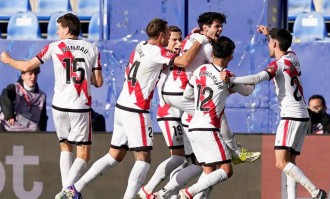 西甲最新积分战报：马竞爆冷惨败，毕巴逆转夺胜，贝蒂斯险胜延续连胜