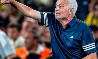 穆帅率队逆转淘汰范佩西，欧冠正赛仅一步之遥！