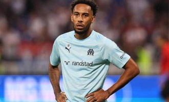 1-0，87分钟绝杀，乌龙球制胜，里昂掀翻法甲10冠王，3连胜排第2