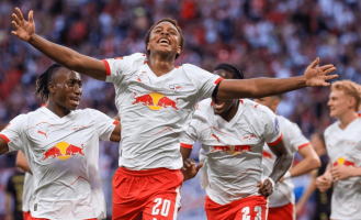 德甲最新积分战报：汉堡首胜，拜仁轰4球，莱比锡3连胜