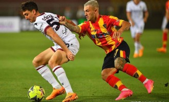 意甲联赛，博洛尼亚为欧战而战，莱切深陷降级区难阻对手。