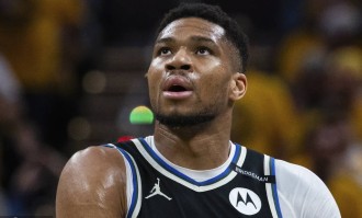 Shams:经过一夏天探索 字母哥将留在雄鹿开启新赛季