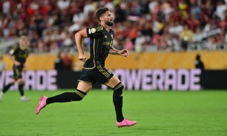 38岁吉鲁美国失意归来！3百万年薪仅进5球，重返法甲能否逆袭？